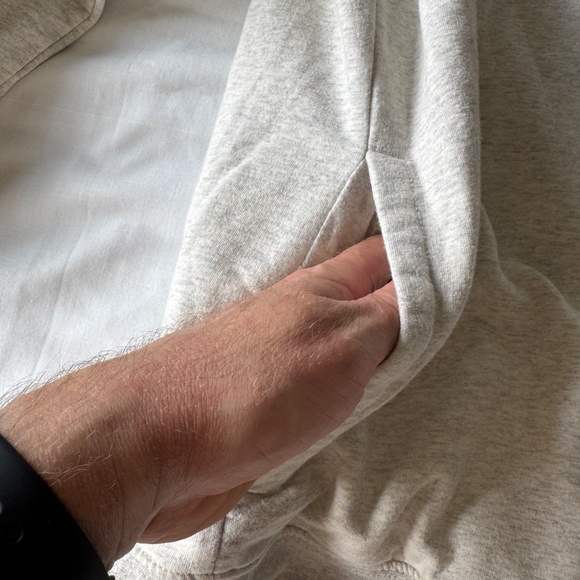 American Eagle AE Men's Long Sleeve Pullover Hoodie Cream Medium Spell-Out Arm - Picture 10 of 15